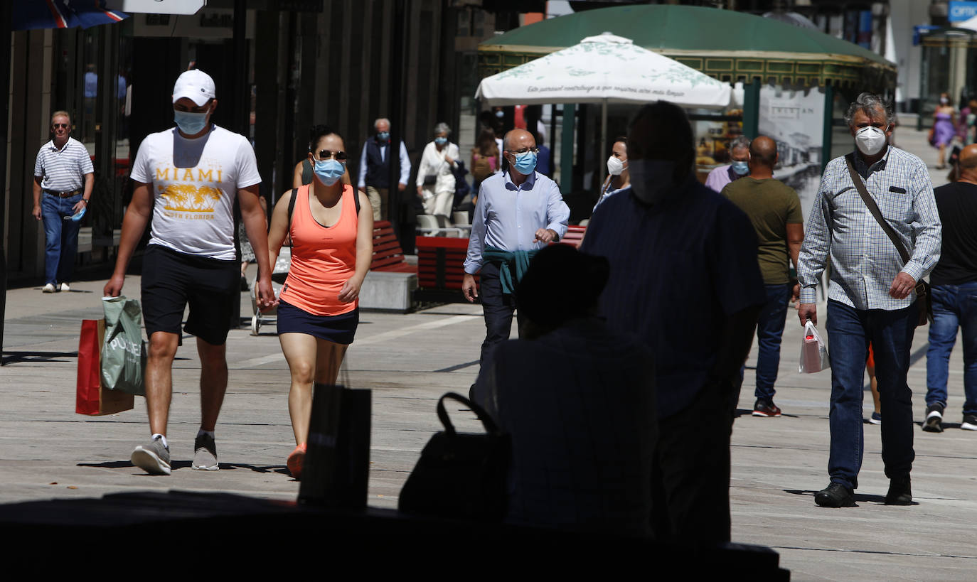 La región registra temperaturas que rozan los 30 grados en el interior mientras que en la costa se sobrepasan los 25 en muchos puntos. 