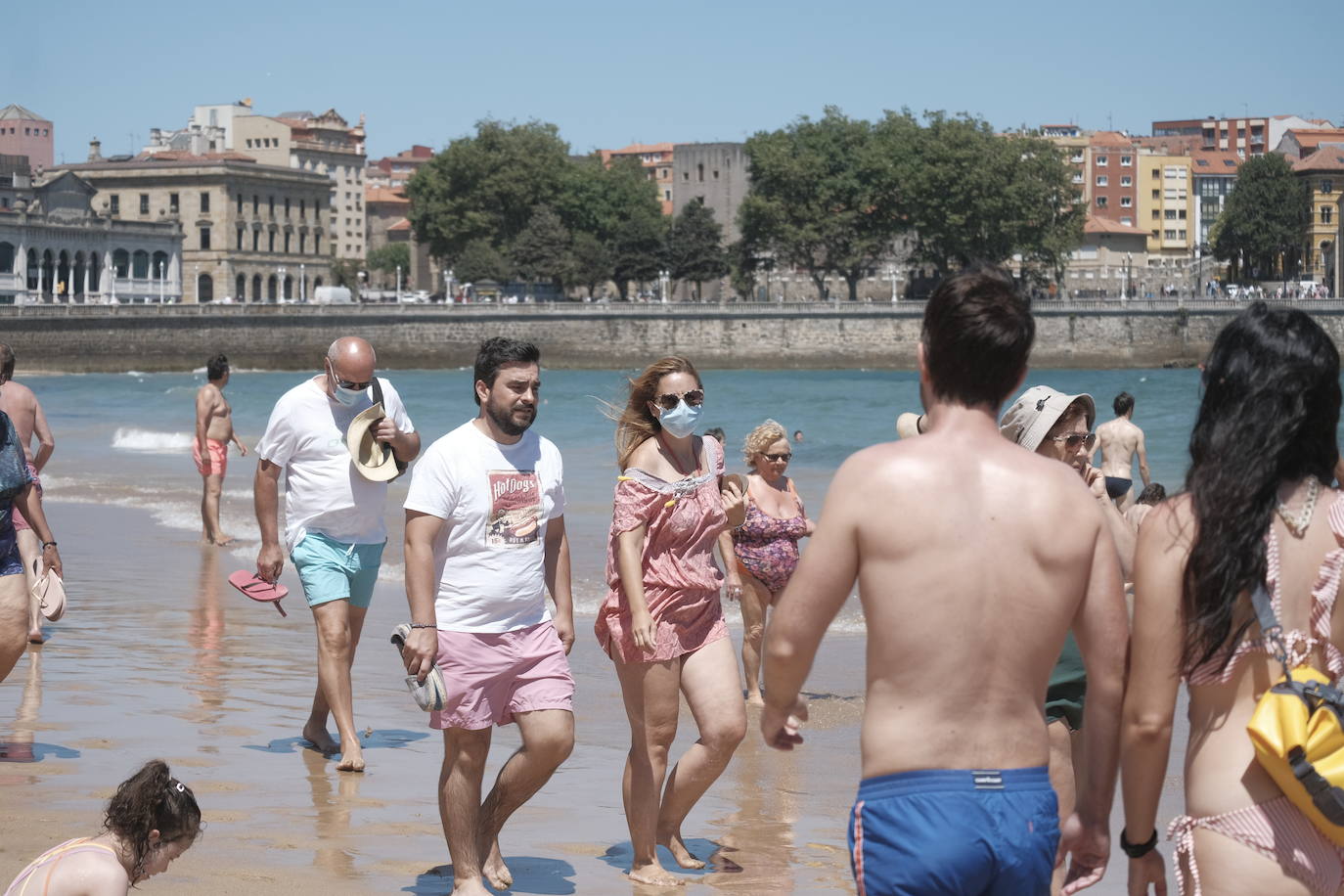 La región registra temperaturas que rozan los 30 grados en el interior mientras que en la costa se sobrepasan los 25 en muchos puntos. 