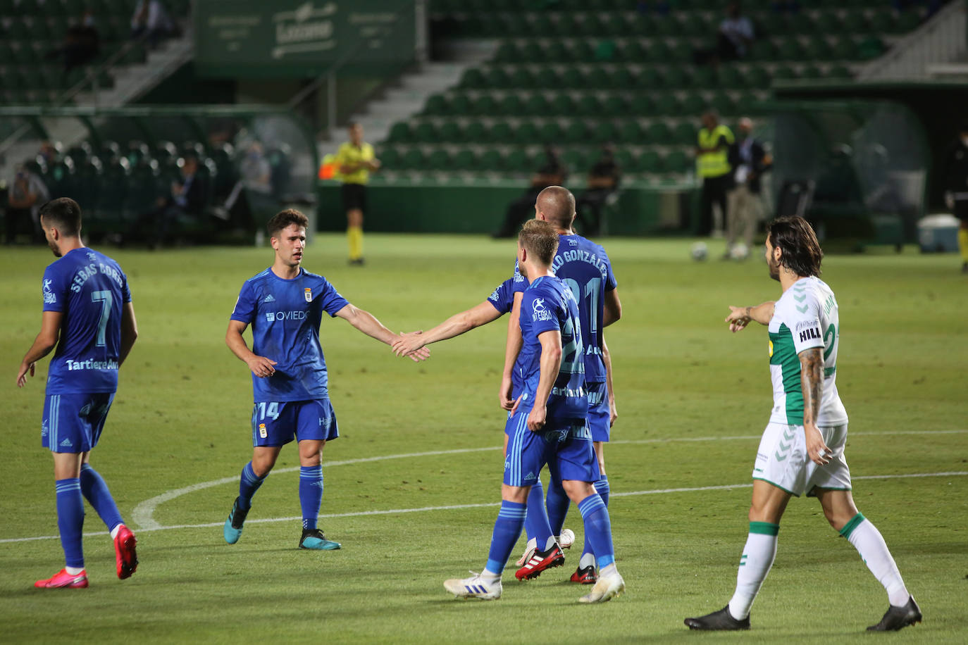 Los jugadores azules han disputado el último encuentro de la temporada en el estadio Martínez Valero. 