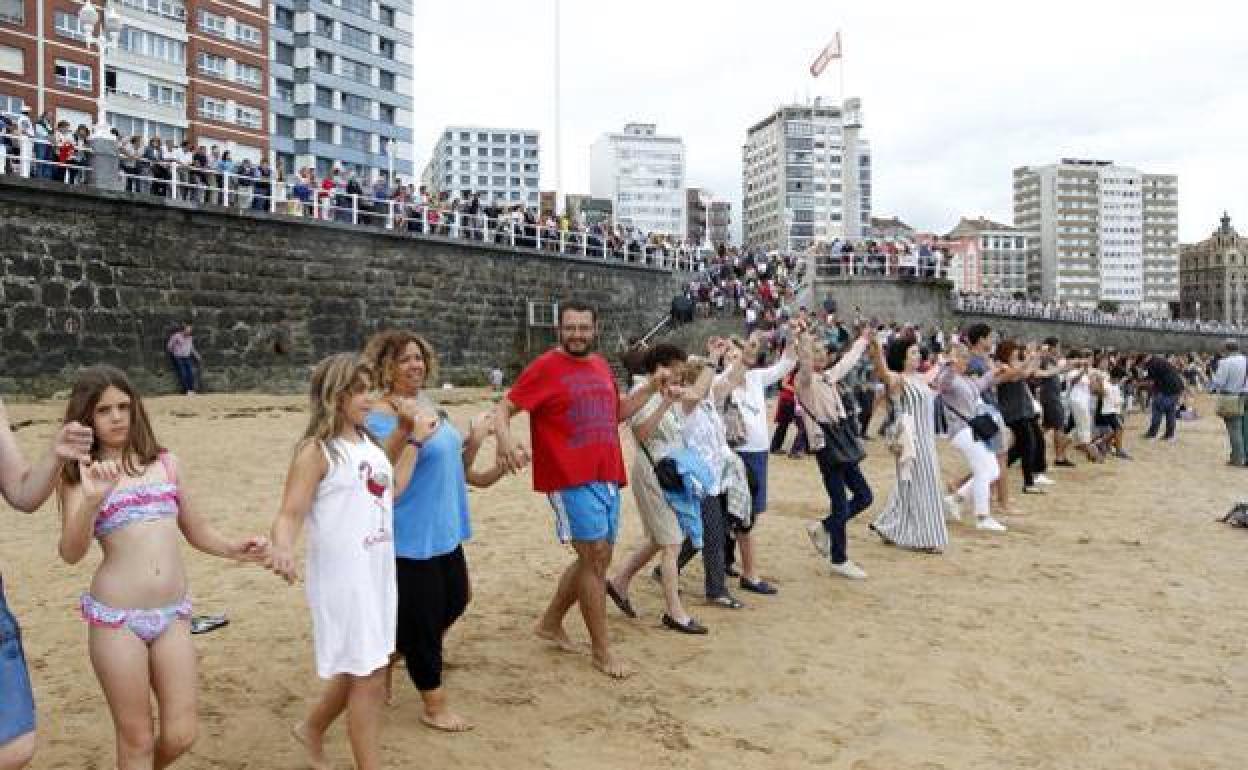 El 15 de agosto no habrá 'Danza Prima' ni Restallón en el Muro de San Lorenzo