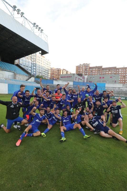 El conjunto ovetense se impuso este sábado en el Suárez Puerta al Caudal por 2-0, por lo que jugará la próxima campaña en la tercera categoría del fútbol español.