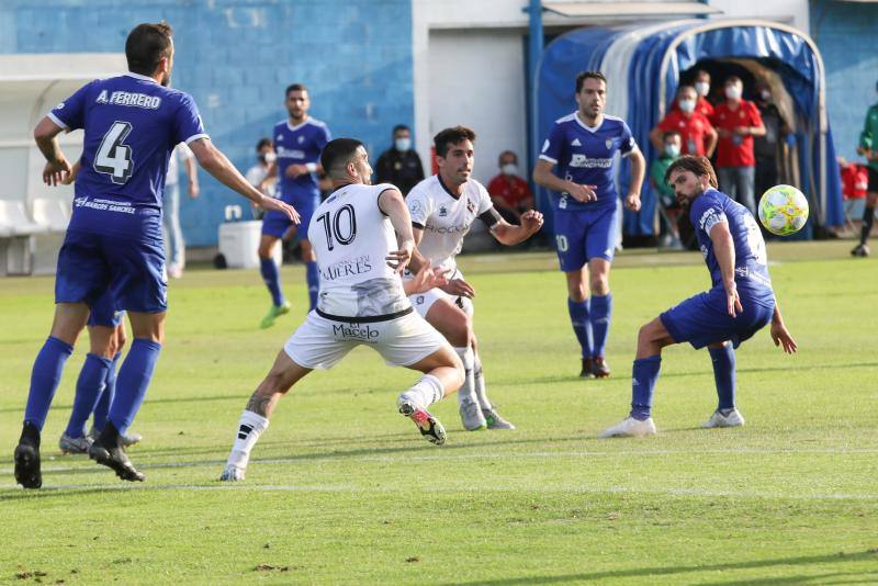 El conjunto ovetense se impuso este sábado en el Suárez Puerta al Caudal por 2-0, por lo que jugará la próxima campaña en la tercera categoría del fútbol español.