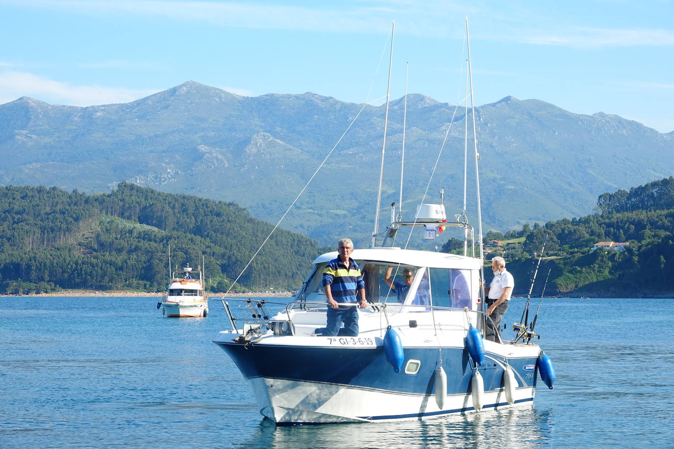 El XIV Concurso de Pesca de Altura, organizado por el Club Náutico Bahía de Lastres, se saldó con 129 bonitos y 1.059 kilos de capturas. La sorpresa de la jornada fue el tamaño de una de las piezas, un atún patudo de 84 kilos capturado por 'La Covina'. 
