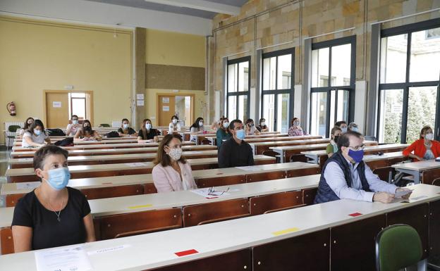 En la Facultad de Comercio y Turismo, con separación. 