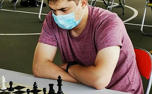 Carlos Suárez durante una de las partidas.