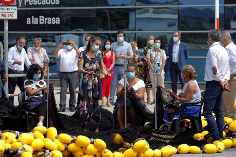 Don Felipe y doña Letizia iniciaron en Canarias su gira por todo el país tras el confinamiento. Los Reyes visitarán todas las comunidades autónomas de España con el objetivo de apoyar al turismo después de la pandemia. 