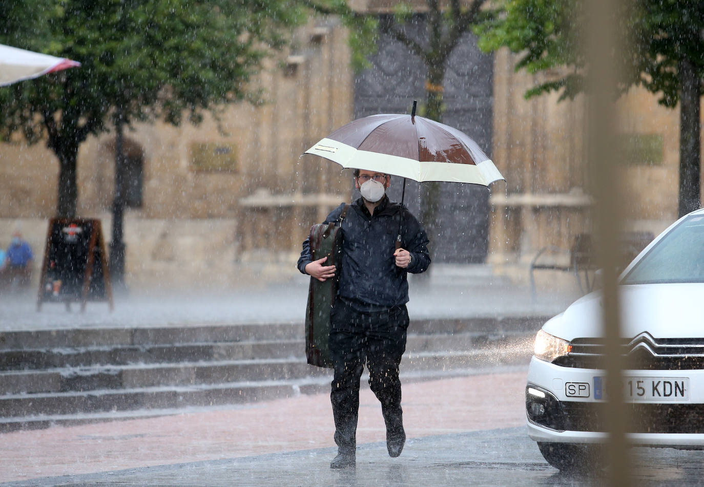 Fotos: La tormenta enfría el ambiente y vacía playas