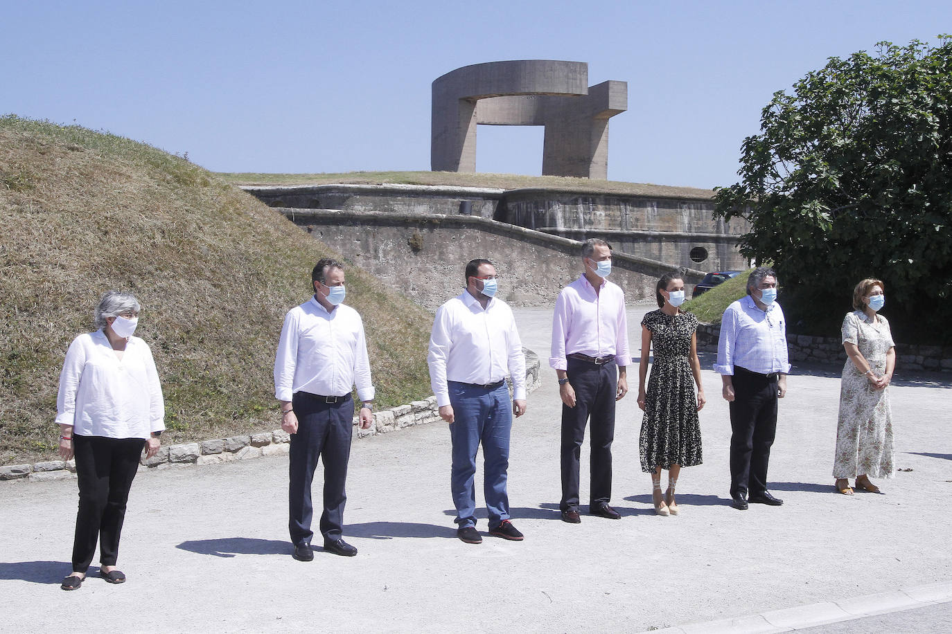 Don Felipe y doña Letizia iniciaron en Canarias su gira por todo el país tras el confinamiento. Los Reyes han visitado todas las comunidades autónomas de España con el objetivo de apoyar al turismo después de la pandemia. El último viaje que realizaron Sus Majestades fue a Asturias, donde visitaron Gijón, las instalaciones de Cogersa y el Museo y Circuito de Fernando Alonso. 