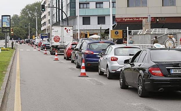 Atascos en el Muro, este viernes.