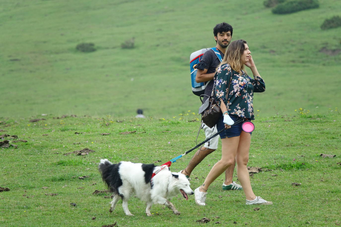 La región, que comienza el cambio de quincena con cielos nubosos, ha visto, no obstante, con sus puntos más turísticos se llenaban de visitantes. 