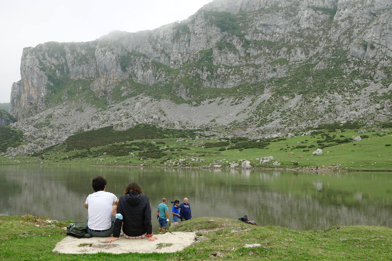 La región, que comienza el cambio de quincena con cielos nubosos, ha visto, no obstante, con sus puntos más turísticos se llenaban de visitantes. 