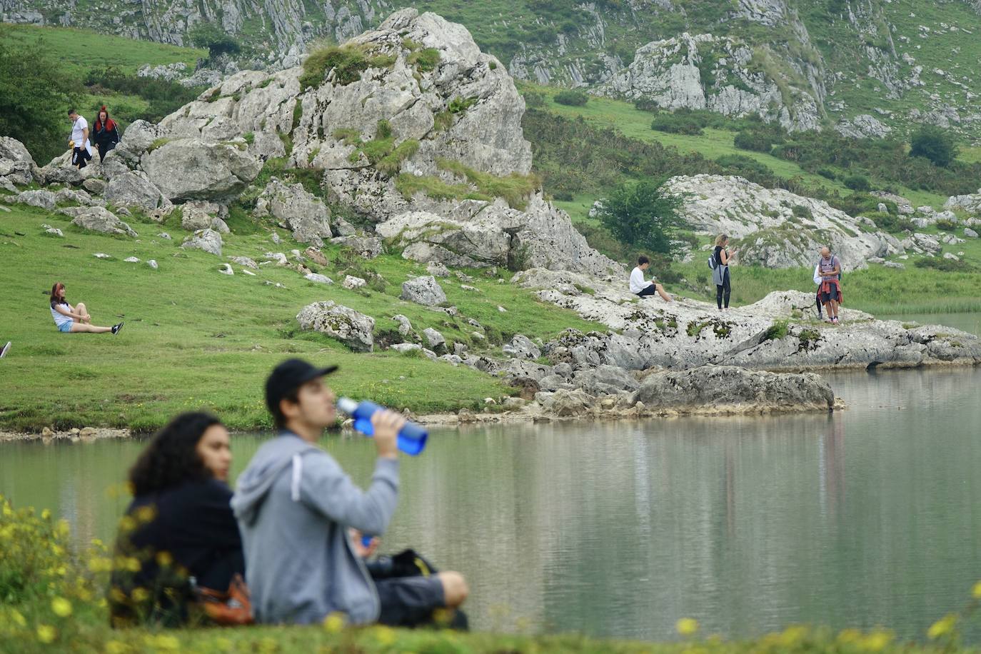 La región, que comienza el cambio de quincena con cielos nubosos, ha visto, no obstante, con sus puntos más turísticos se llenaban de visitantes. 