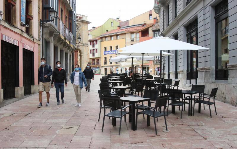 La región, que comienza el cambio de quincena con cielos nubosos, ha visto, no obstante, con sus puntos más turísticos se llenaban de visitantes. 