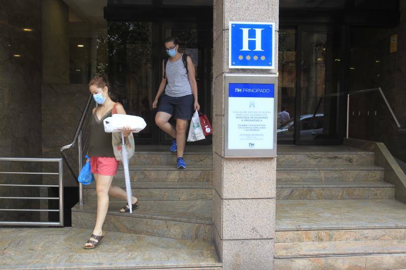 La región, que comienza el cambio de quincena con cielos nubosos, ha visto, no obstante, con sus puntos más turísticos se llenaban de visitantes. 