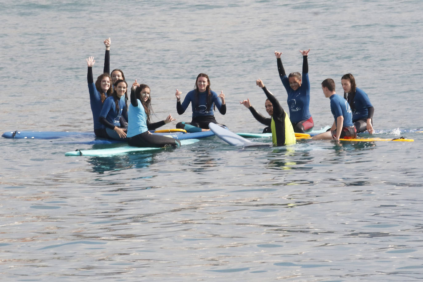 Las lanchas de pasaje de Canteli navegan todos los días por la bahía mostrando la ciudad a las personas que buscan una perspectiva diferente