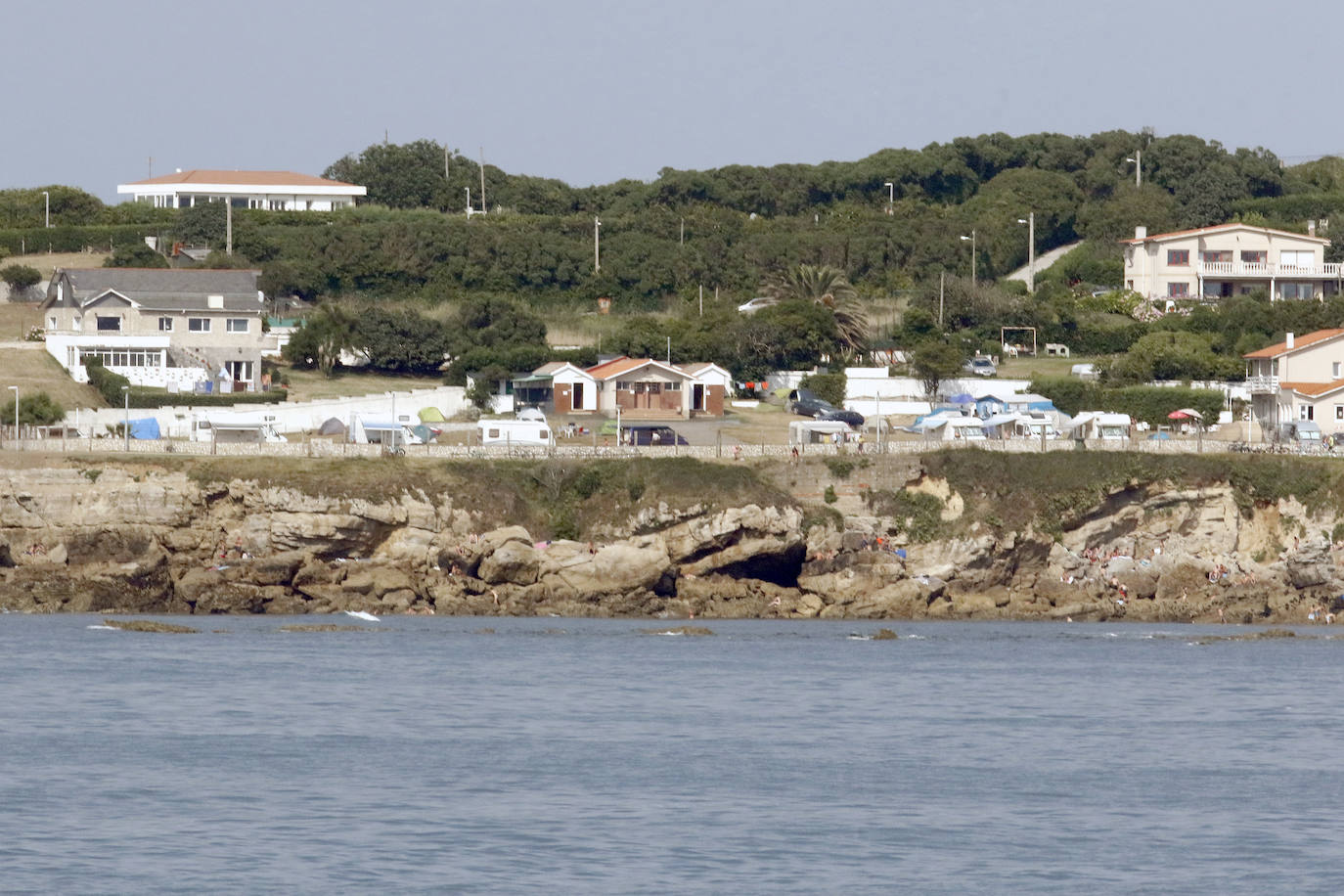 Las lanchas de pasaje de Canteli navegan todos los días por la bahía mostrando la ciudad a las personas que buscan una perspectiva diferente
