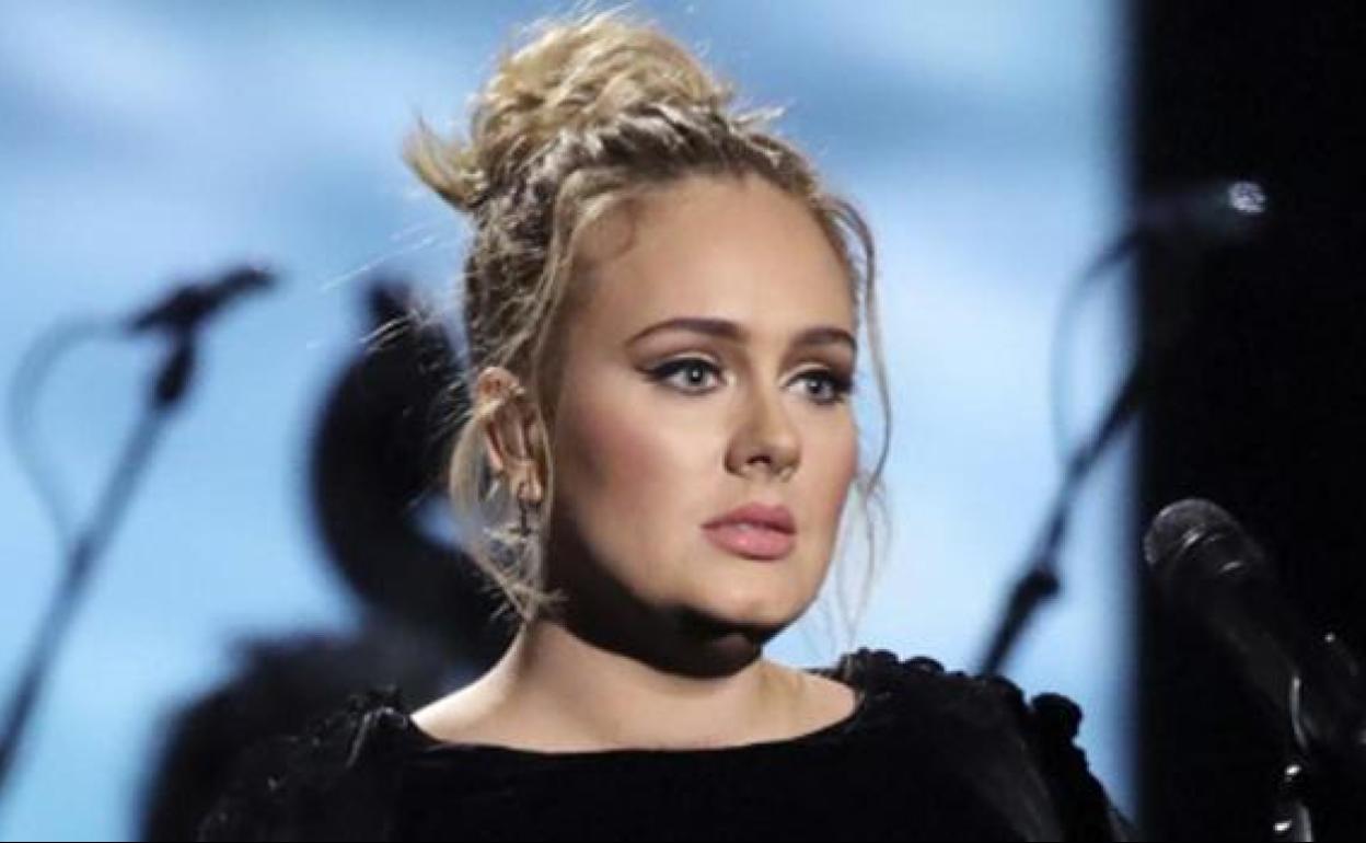 La cantante británica Adele ha sorprendido a sus seguidores con su cambio físico. 