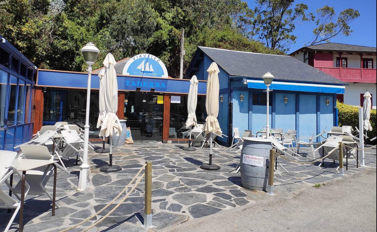 Local de Viavélez cerrado por un caso de coronavirus. 