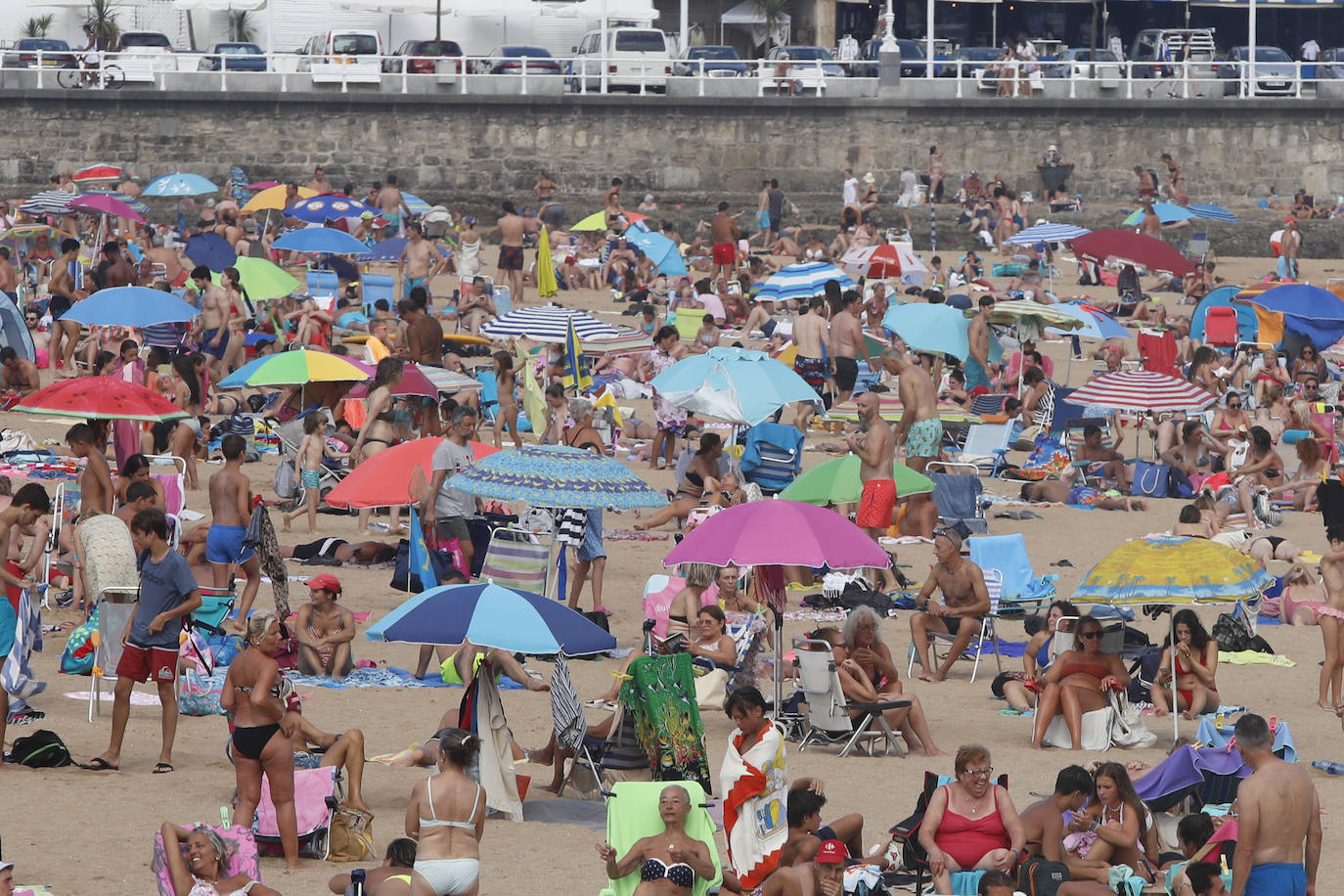 Las playas se convierten en el destino perfecto para atajar el calor