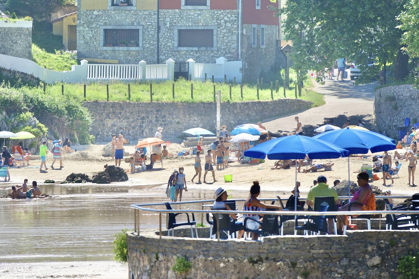 Las playas se convierten en el destino perfecto para atajar el calor