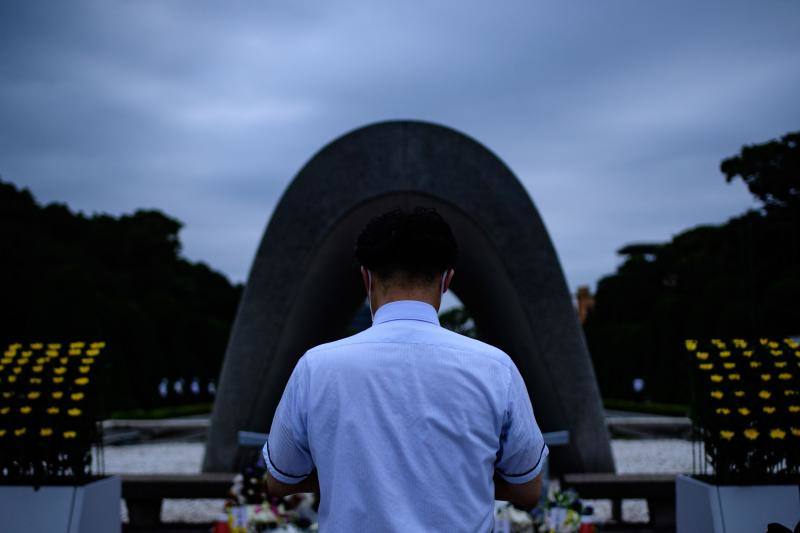 En 1945, Estados Unidos arrojó dos bombas nucleares sobre las ciudades de Hiroshima y Nagasaki los días 6 y 9 de agosto, respectivamente, matando a más de 200.000 personas. Los eventos de conmemoración anual del 75 aniversario han estado marcados por la pandemia de coronavirus