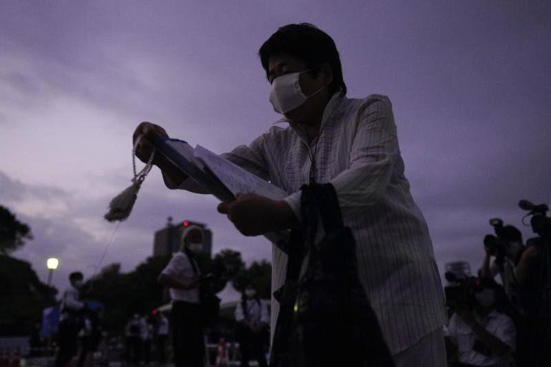 En 1945, Estados Unidos arrojó dos bombas nucleares sobre las ciudades de Hiroshima y Nagasaki los días 6 y 9 de agosto, respectivamente, matando a más de 200.000 personas. Los eventos de conmemoración anual del 75 aniversario han estado marcados por la pandemia de coronavirus