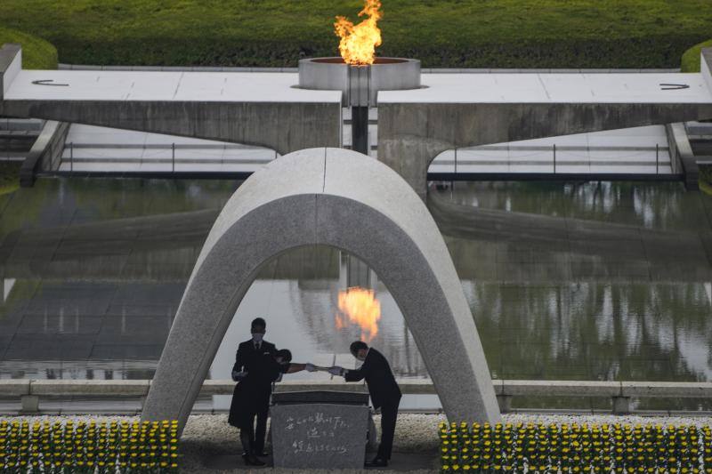 En 1945, Estados Unidos arrojó dos bombas nucleares sobre las ciudades de Hiroshima y Nagasaki los días 6 y 9 de agosto, respectivamente, matando a más de 200.000 personas. Los eventos de conmemoración anual del 75 aniversario han estado marcados por la pandemia de coronavirus