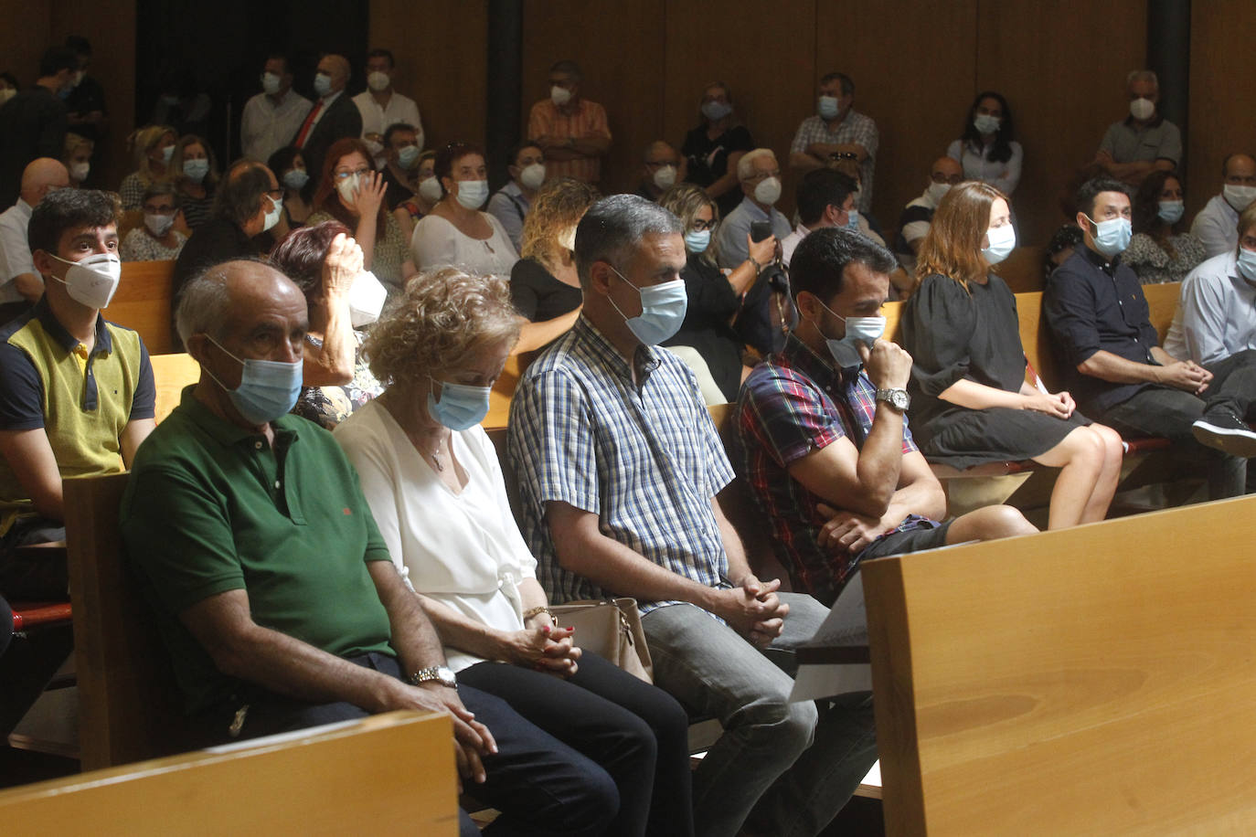 En la ceremonia de despedida de la portavoz de Podemos se hizo hincapié en su profunda implicación en la cultura y la llingua asturianas