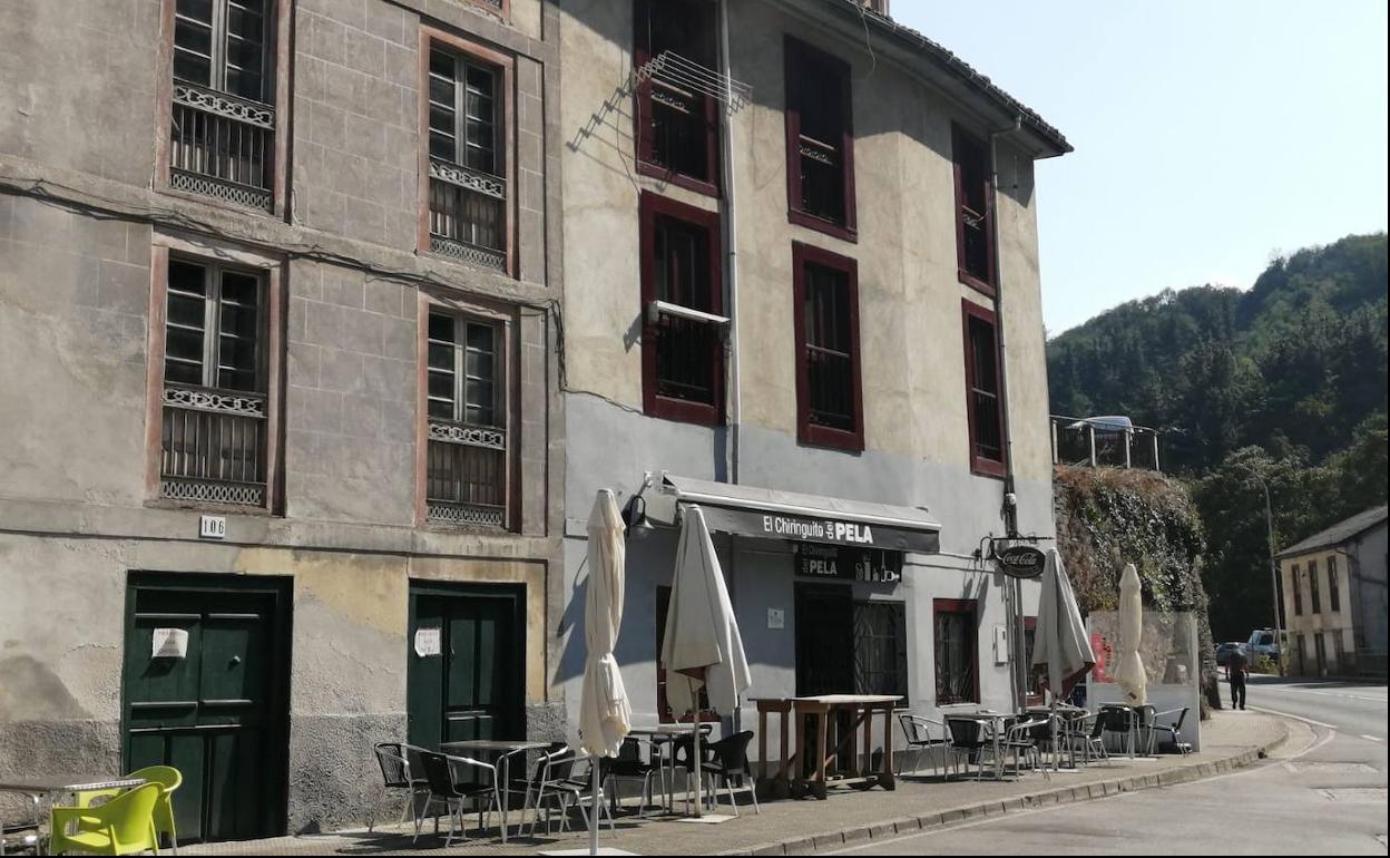 El bar de Cangas del Narcea en el que se ha detectado el nuevo brote de coronavirus.