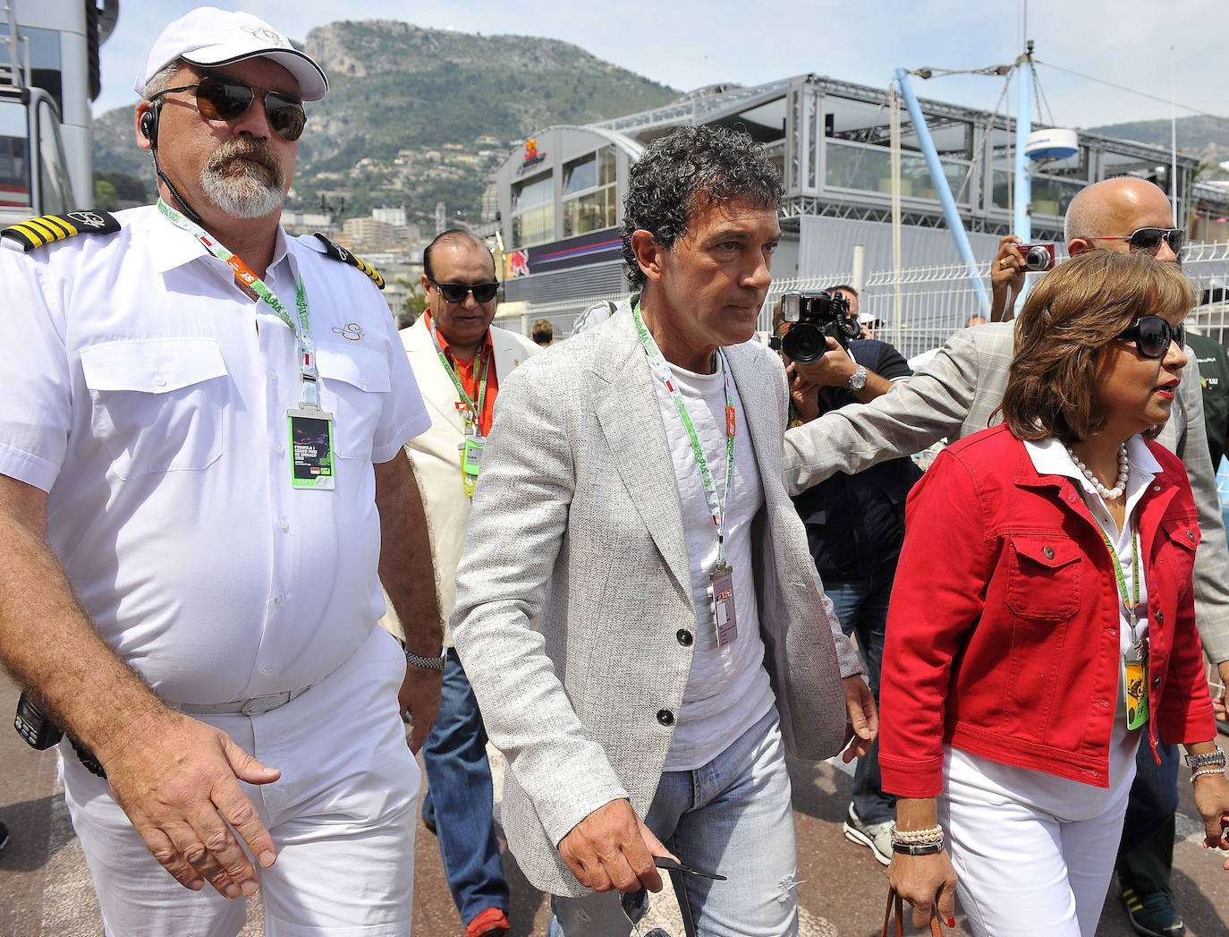 Actor, director, productor y empresario, Antonio Banderas cumple 60 años rodeado de sus seres queridos y con celebración en su Málaga natal, inmerso, como siempre, en mil proyectos laborales que son su seña de identidad