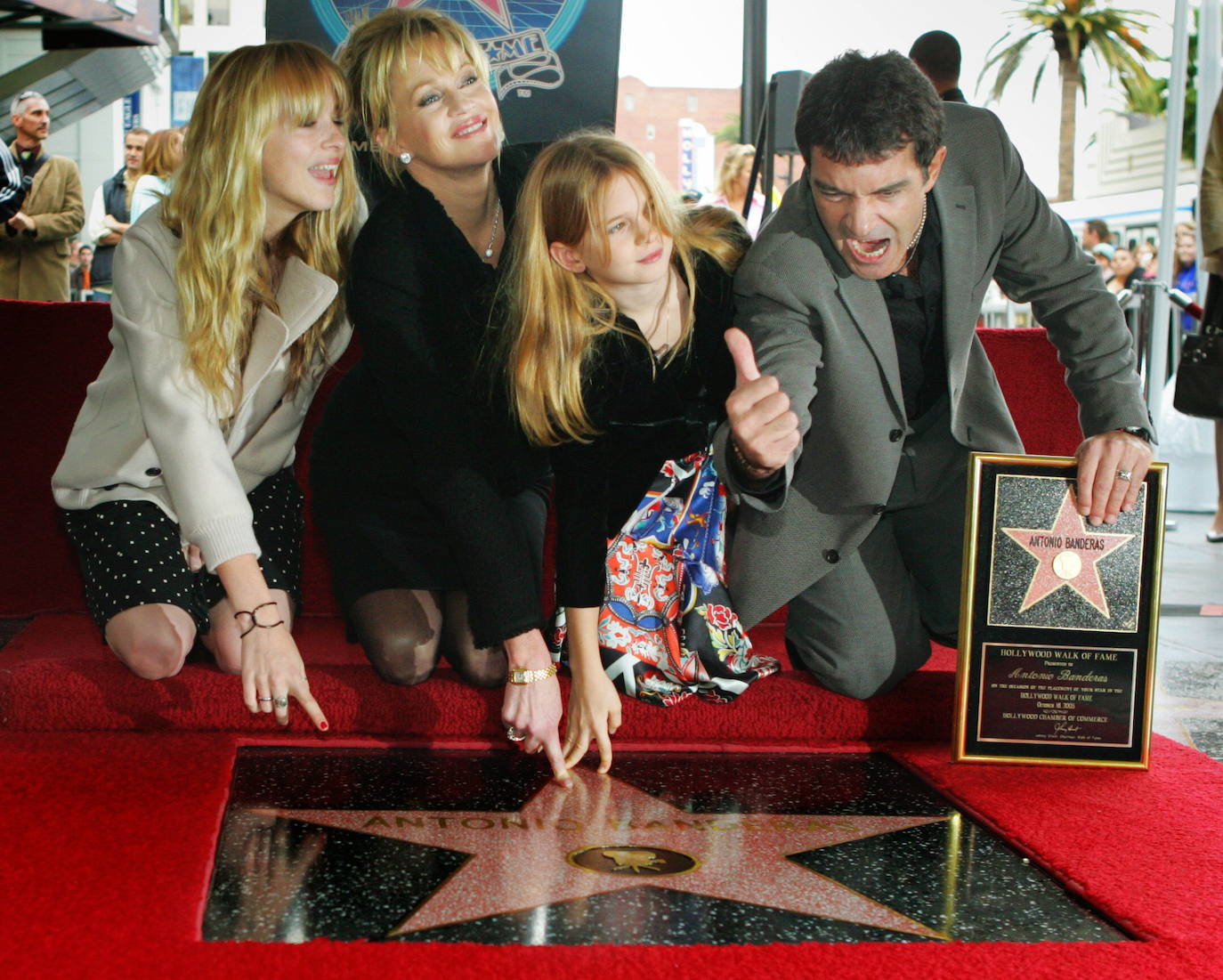 Actor, director, productor y empresario, Antonio Banderas cumple 60 años rodeado de sus seres queridos y con celebración en su Málaga natal, inmerso, como siempre, en mil proyectos laborales que son su seña de identidad