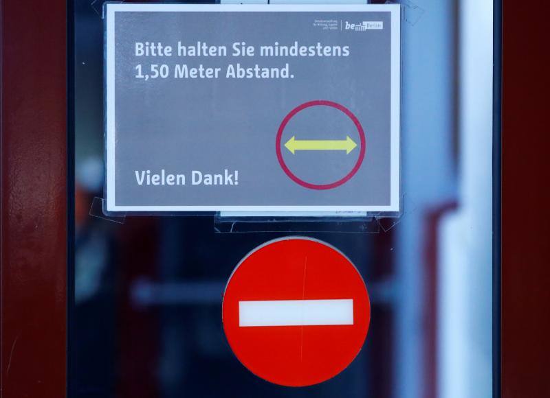 Los geles y las mascarillas se incorporan a las aulas la capital alemana. 