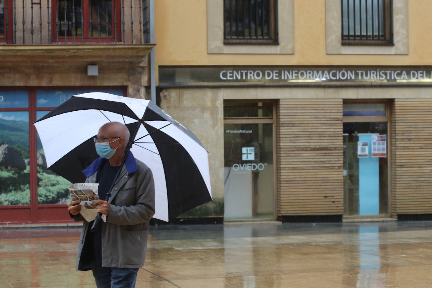 La región, que se encuentra en alerta naranja por una gota fría, se vio sorprendida por las fuertes precipitaciones.