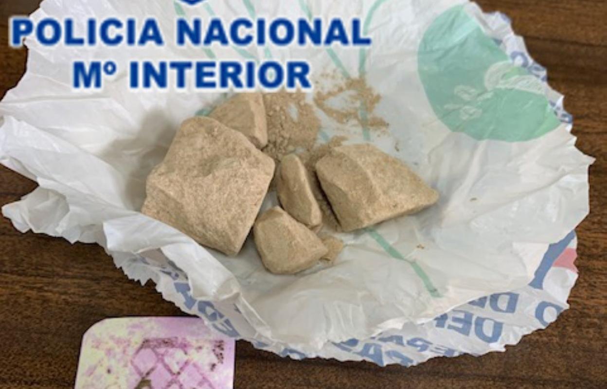 Muestra de la sustancia intervenida por la Policía. 