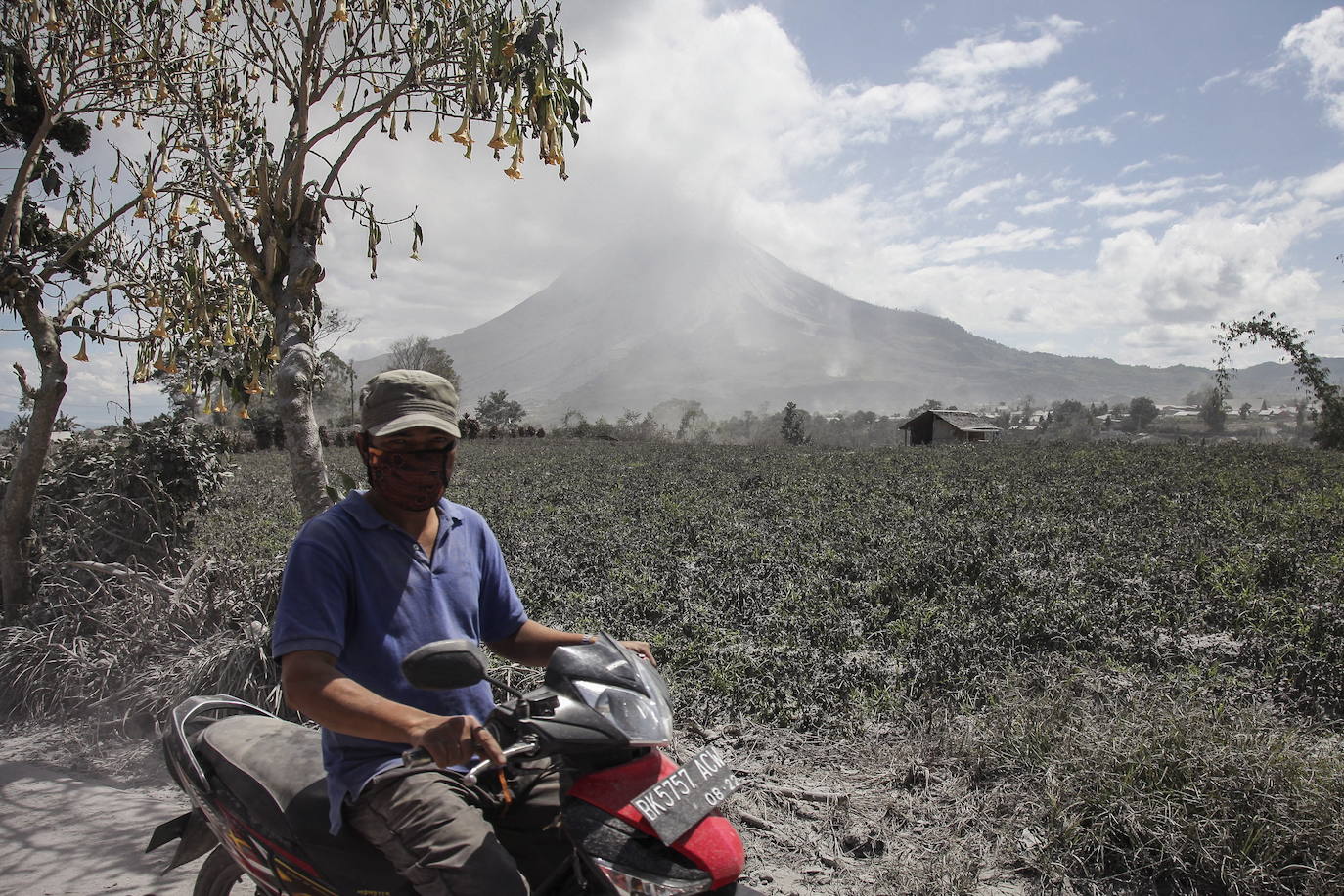 La nube de ceniza que ha expulsado alcanzó los 4.500 metros de altura 
