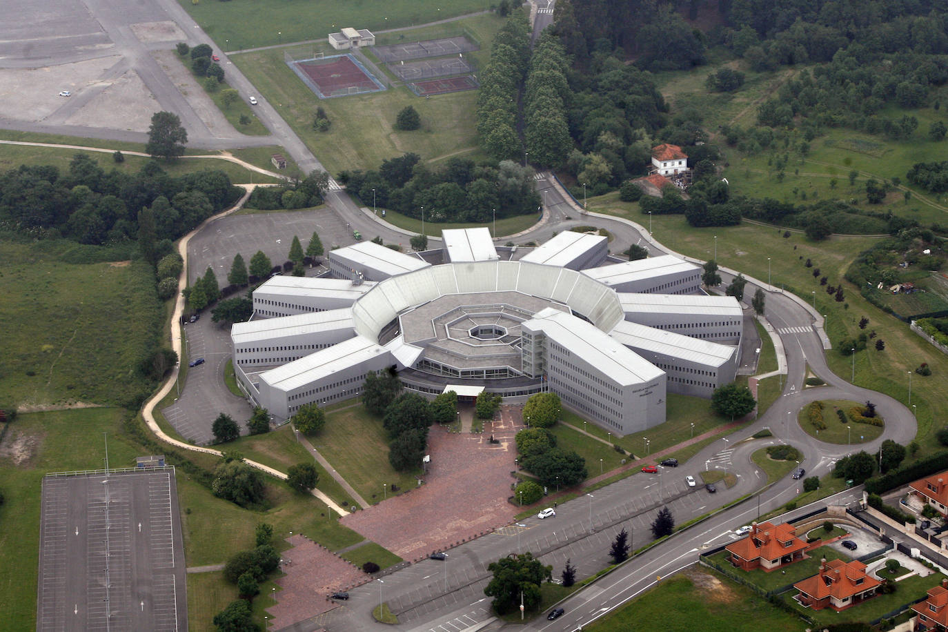 Escuela de Peritos del campus de Gijón. 