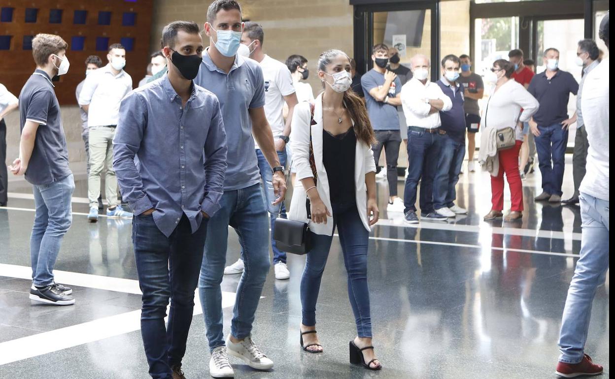 El tanatorio de Cabueñes acogió el funeral por el joven