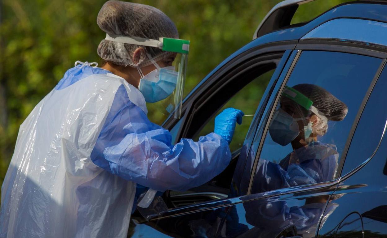 Instalan un punto de extracción para pruebas PCR en Cangas de Onís