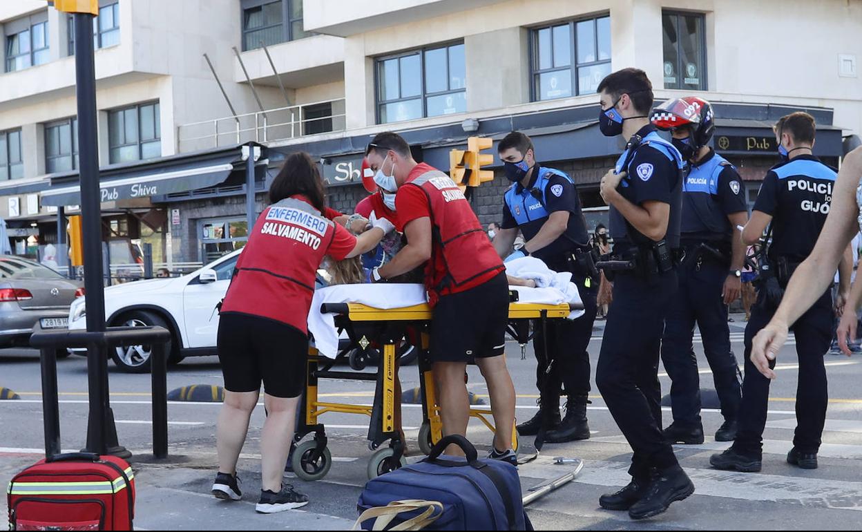 Herida una mujer en el Muro al caer y golpearse la cabeza contra un bordillo