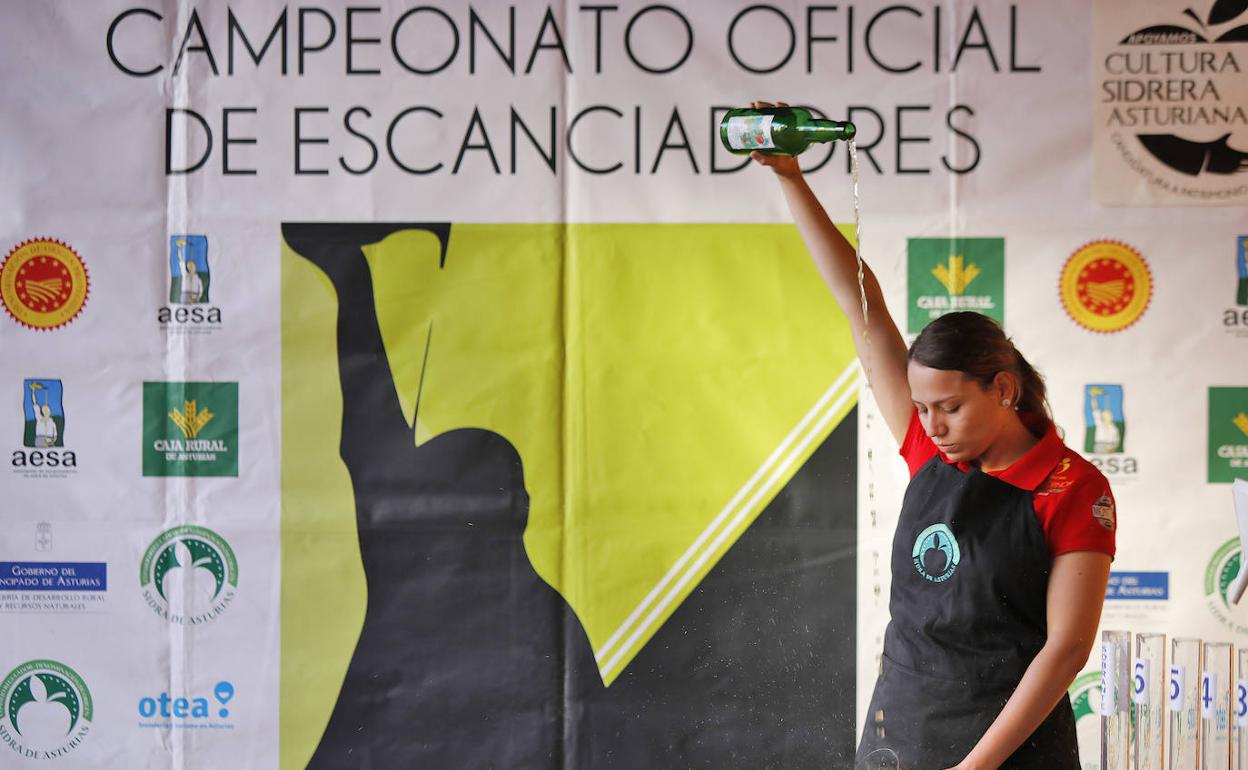 Campeonato Oficial de Escanciadores de la Fiesta de la Sidra Natural de 2019. 