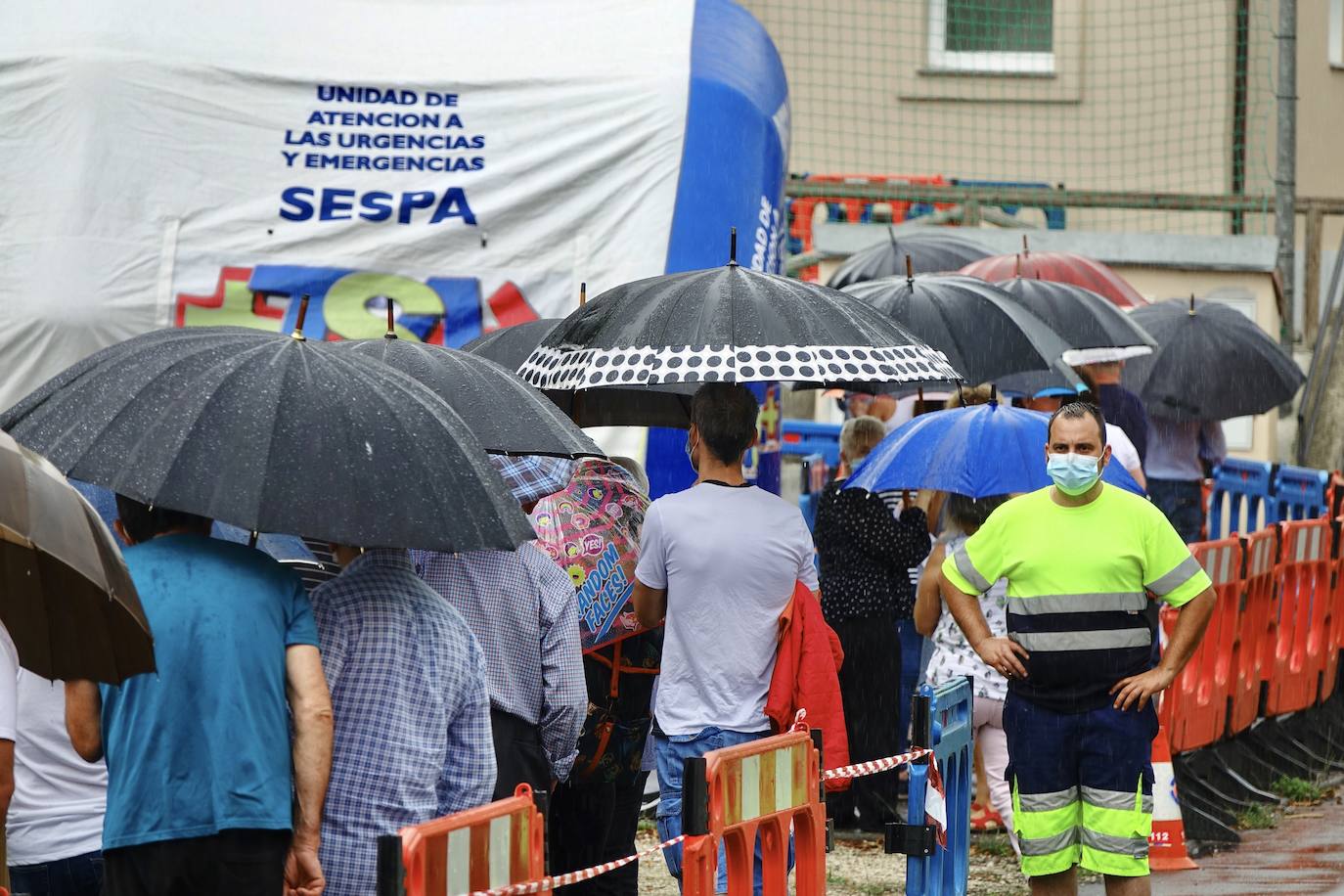 Fotos: Pruebas del coronavirus a todo un pueblo en Poo de Cabrales