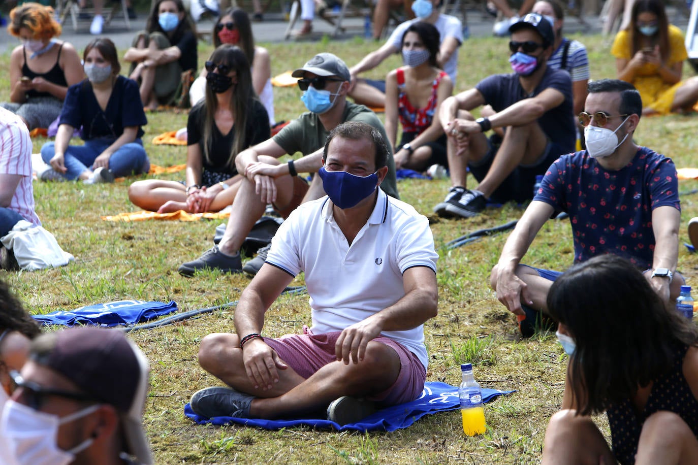 El festival de música alternativa Vetusta Suena que llenó de música y tumbonas la fábrica de armas de La Vega, despidió la edición con Colectivo Da Silva y La Bien Querida.