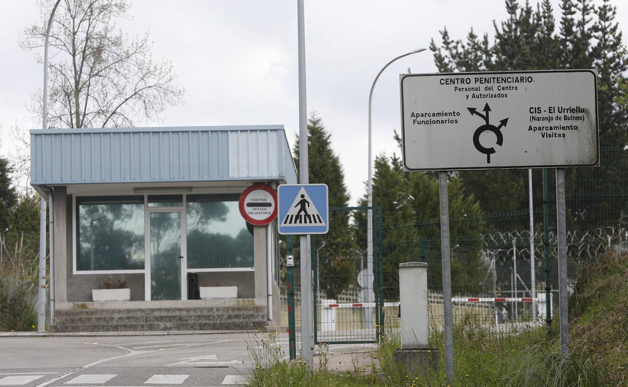 Cuatro funcionarios de la cárcel asturiana dan positivo en COVID