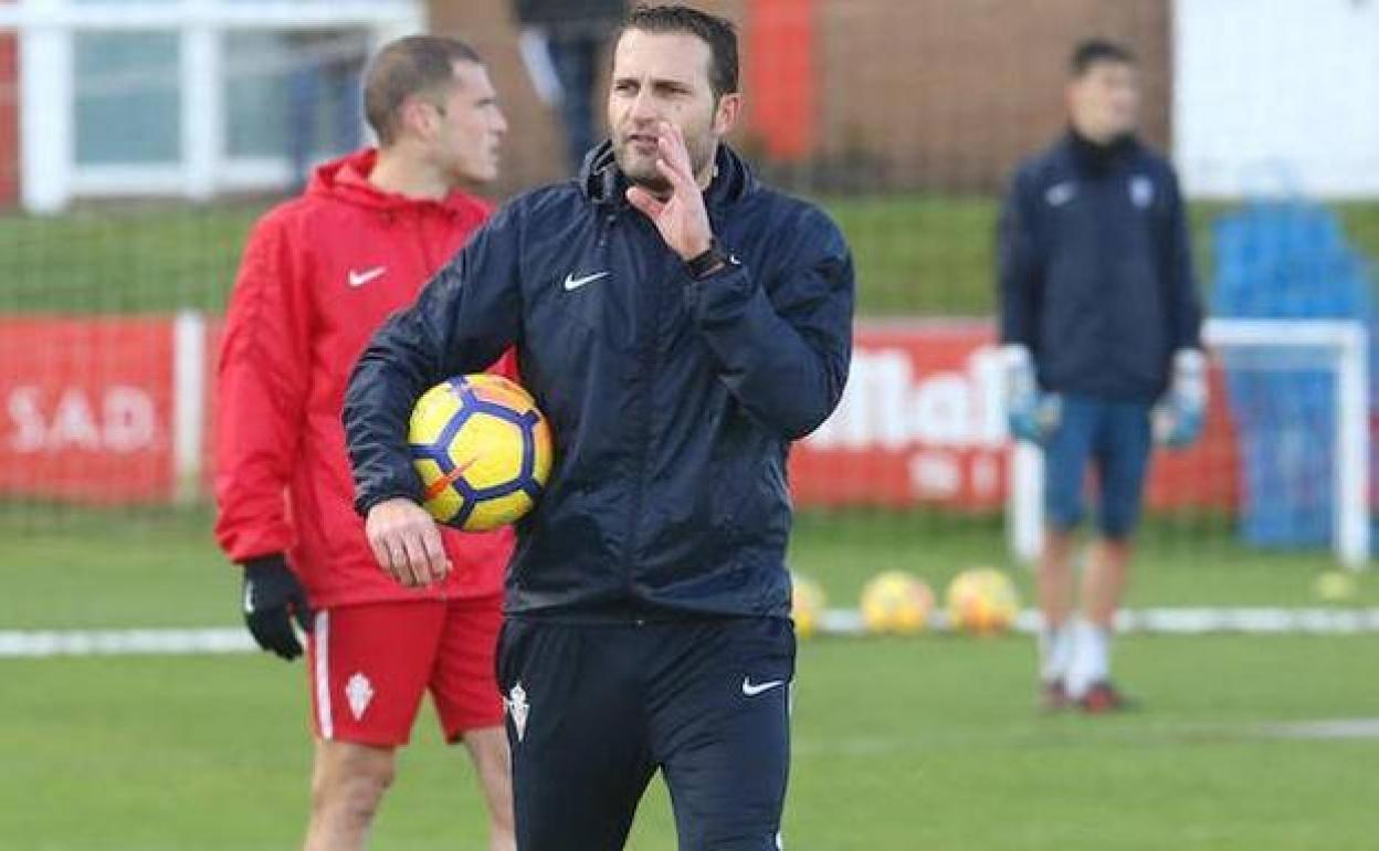 Rubén Baraja, en su época como entrenador del Sporting