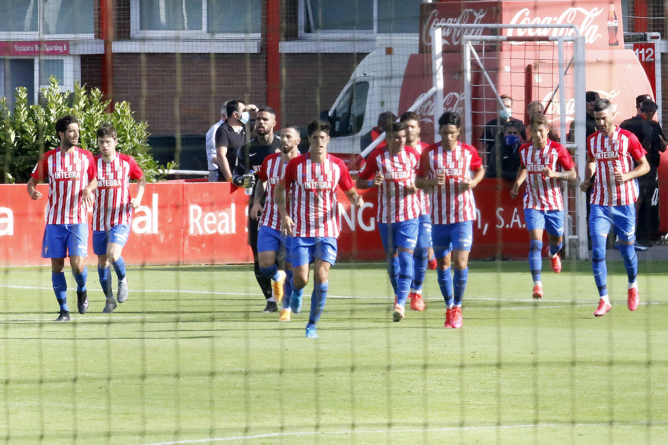 El Sporting se impuso este viernes a la Ponferradina por 1-0 con un tanto de Aitor García. El partido se celebró en la Escuela de Fútbol de Mareo.