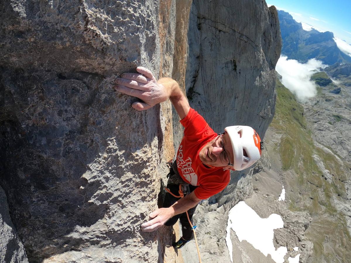 Iker Pou llegando a la reunión (punto más alto) del 8c.