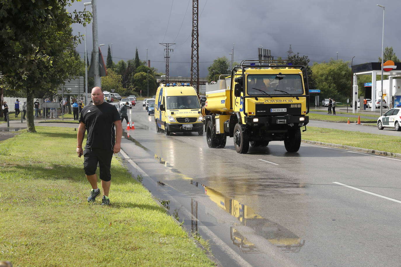 Hasta el lugar de los hechos se desplazaron varias patrullas de bomberos