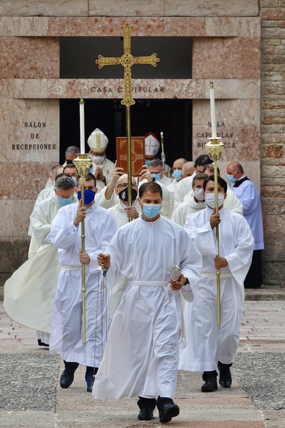 El Nuncio Apostólico en España, Monseñor Bernardito Auza, inauguró la Novena a la Santina de Covadonga, que estuvo marcada por el marcado cumplimiento de las medidas anti covid.