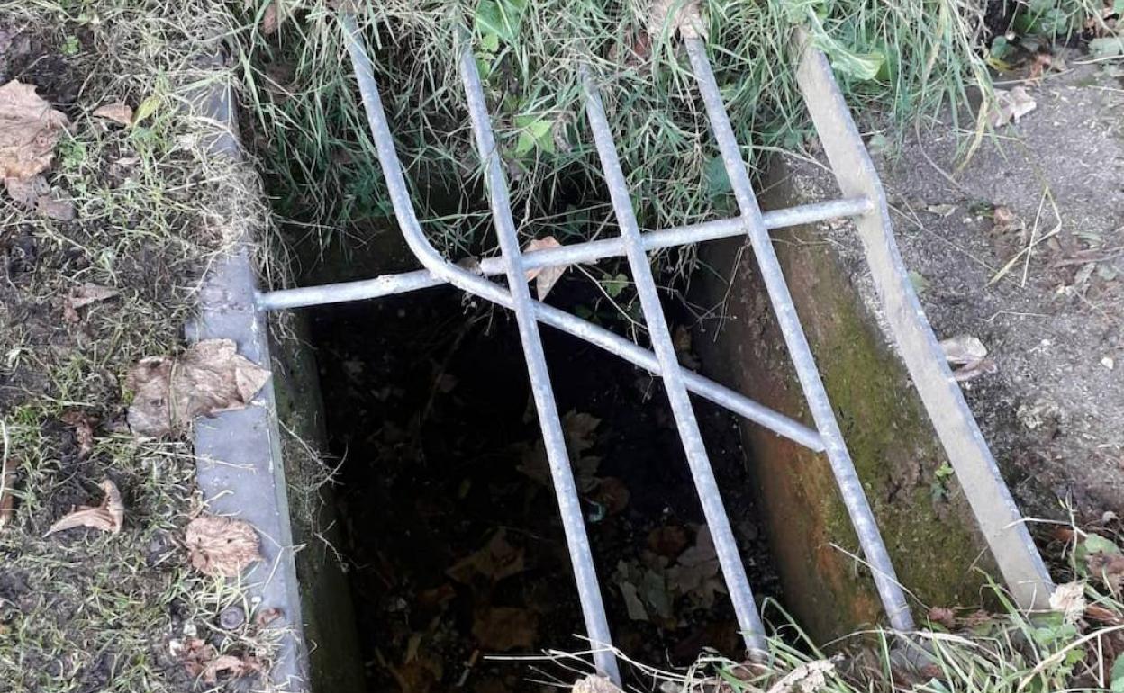 Herido un niño al quedar atrapada su pierna en una alcantarilla en Covadonga