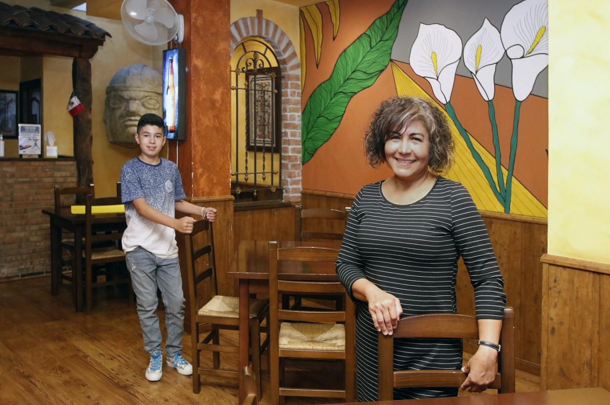 Martha Lilia Quevedo, en el comedor de Los Molcajetes. 